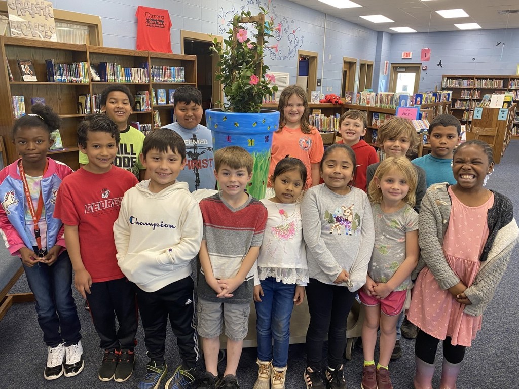 students in first grade who painted the pot